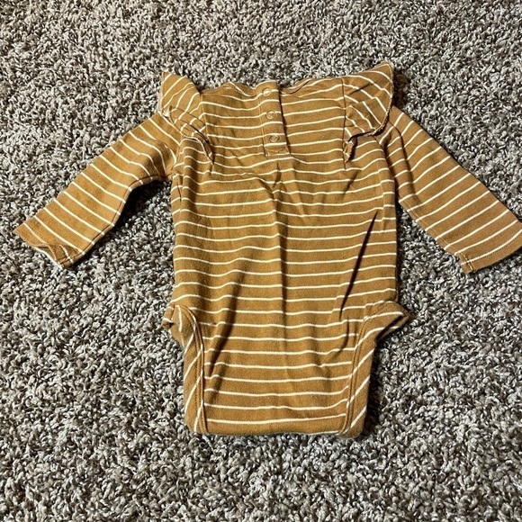 🐶Little Co by Lauren Conrad 6m burnt yellow/white stripped long sleeve onesie🐶 - Picture 2 of 3